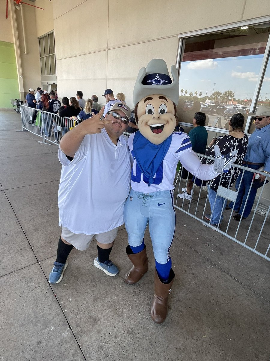 Debbie Salinas tweet media