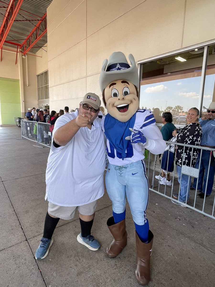 Debbie Salinas tweet media