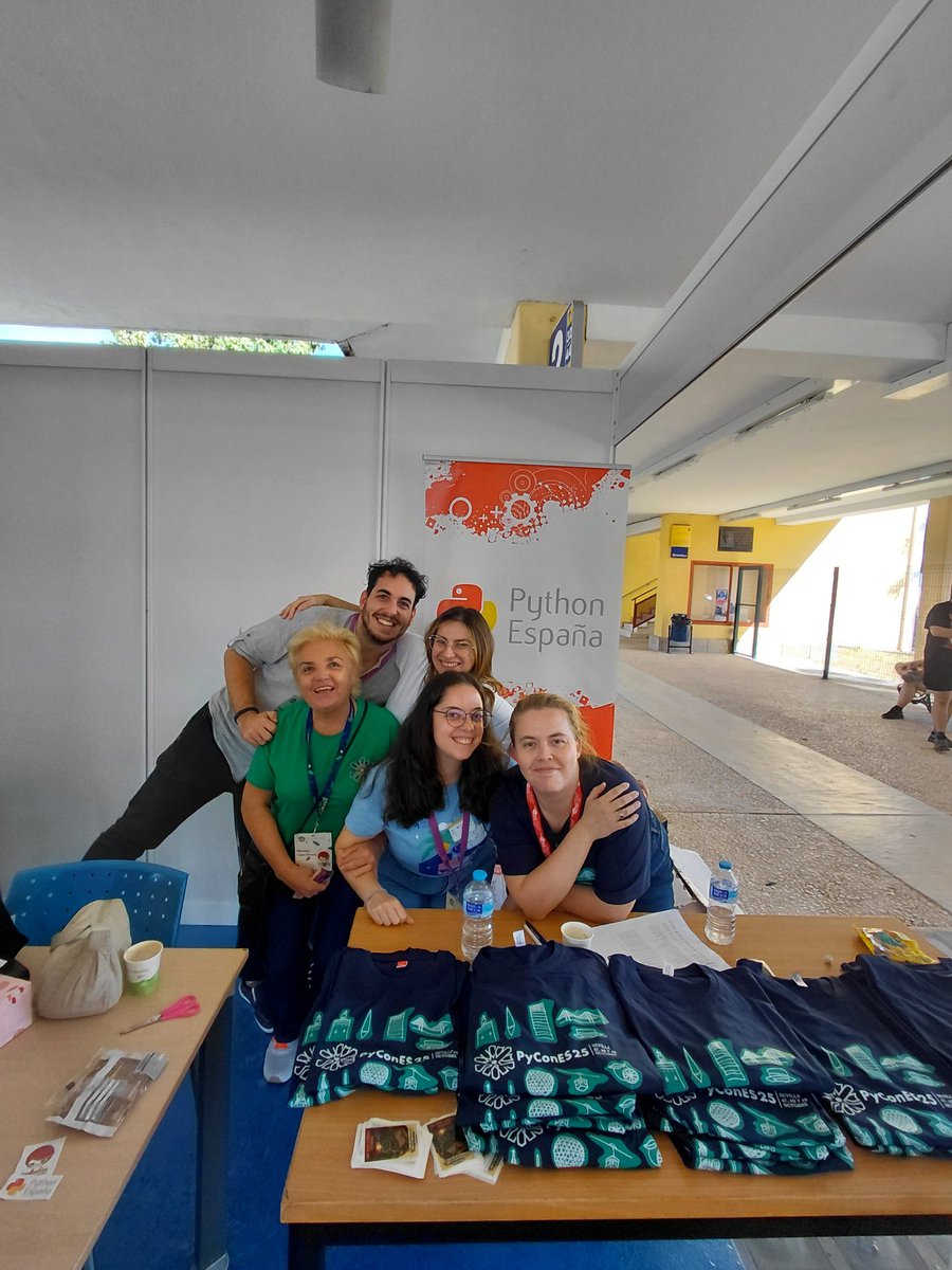 marinamorolopez's tweet photo. Han pasado dos semanas y aún no supero que #PyConES25 ya haya acabado. Nos vemos en Barcelona el año que viene 🐍💜 @PyConES https://t.co/QQJZCxrPhr