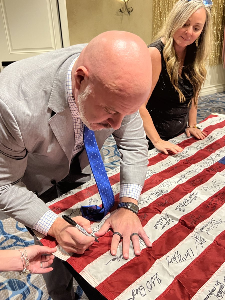 RealKeyWestJess's tweet image. FL CFO Blaise Ingoglia @GovGoneWild at the @FloridaKeysGOP 2025 Reagan Day Dinner signing the Betsy Ross Flag that @VonEagle45 has worked so hard to collect autographs on. It is a beautiful sight if you have ever seen it.
