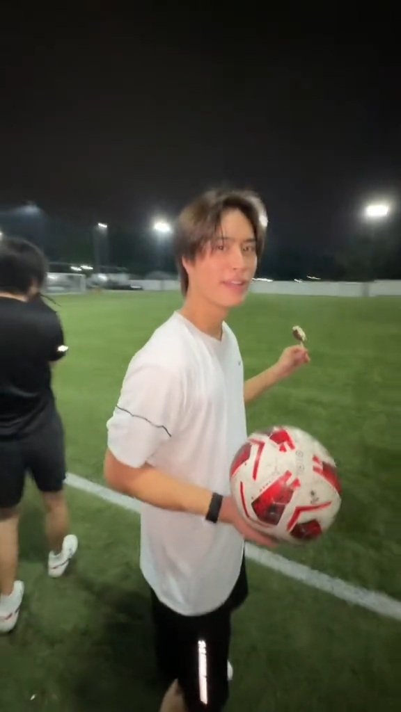 GeminiFourth_CC's tweet image. 🗓️ 03.11.2025
Cr.TikTok : csii .football  

⚽️🦄 #csiifootball #bascii #lukeso_
/เตะ 10 นาที ถ่ายรูป 3 ชมไม่เกินจริง555555

#Gemini_NT #เจมีไนน์ @gemini_ti
