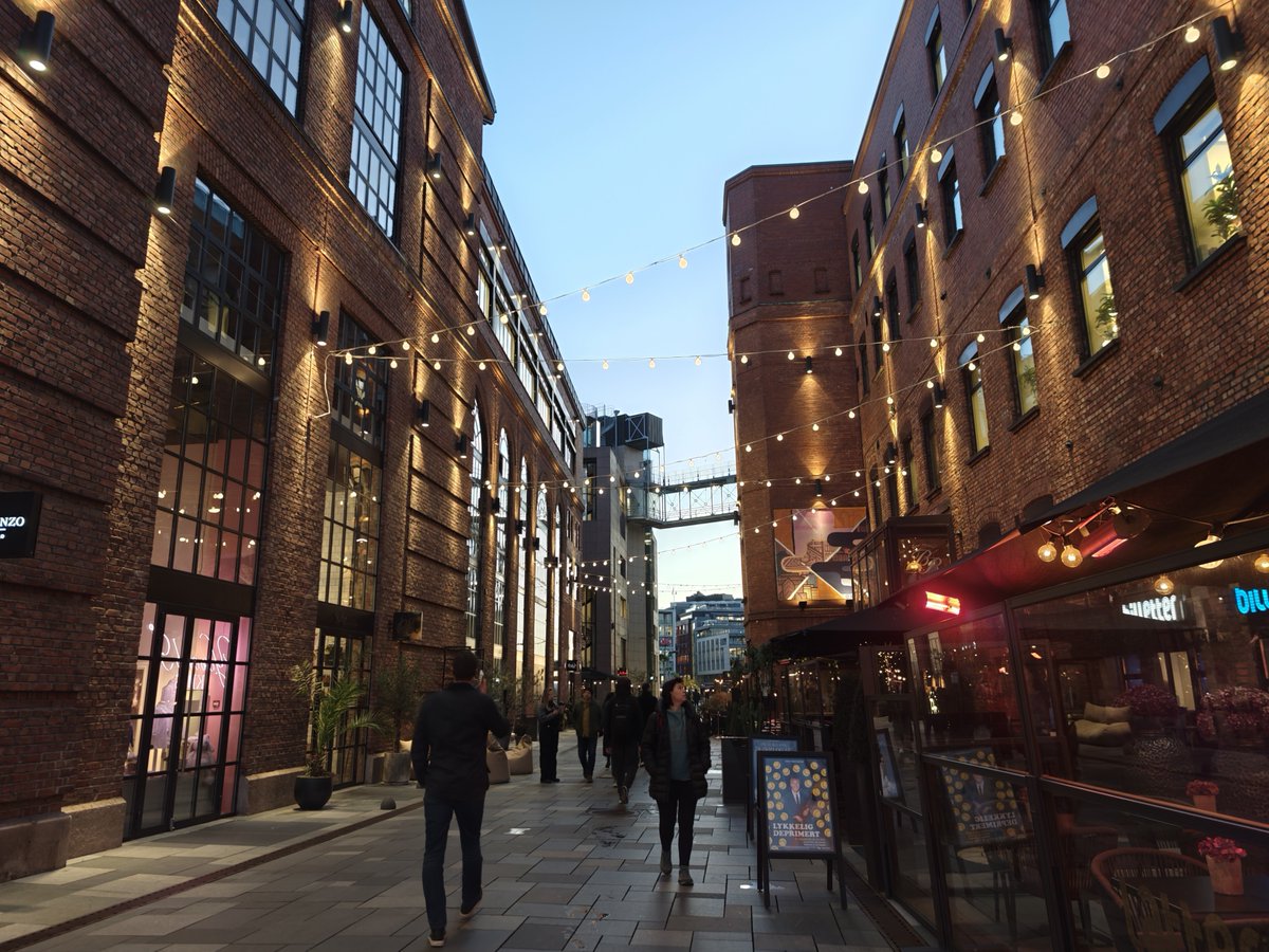 KatySnchez's tweet image. Callejeando por Oslo entre bares y restaurantes #Oslo #calle #hacerfotos #bares #restaurantes