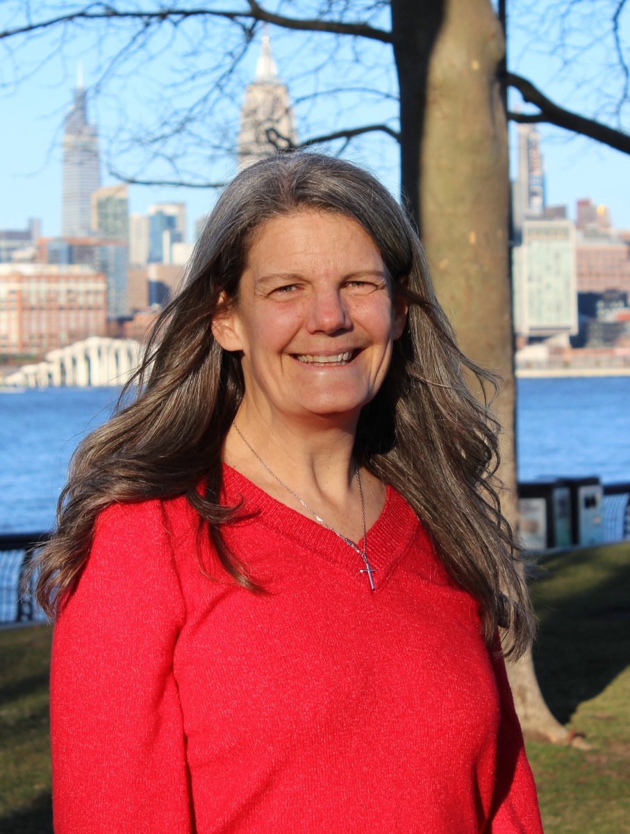 SCBWIEastPA's tweet photo. We're hosting 2 webinars this month on chapter books and early reader graphic novels! Editor's perspective with Emily Daluga on 11/3 and agent's perspective with Rachel Orr on 11/13. Find out more in this interview on the blog by @KCStrocchia. https://t.co/yzQjHlob4I https://t.co/G8iMurtCBN