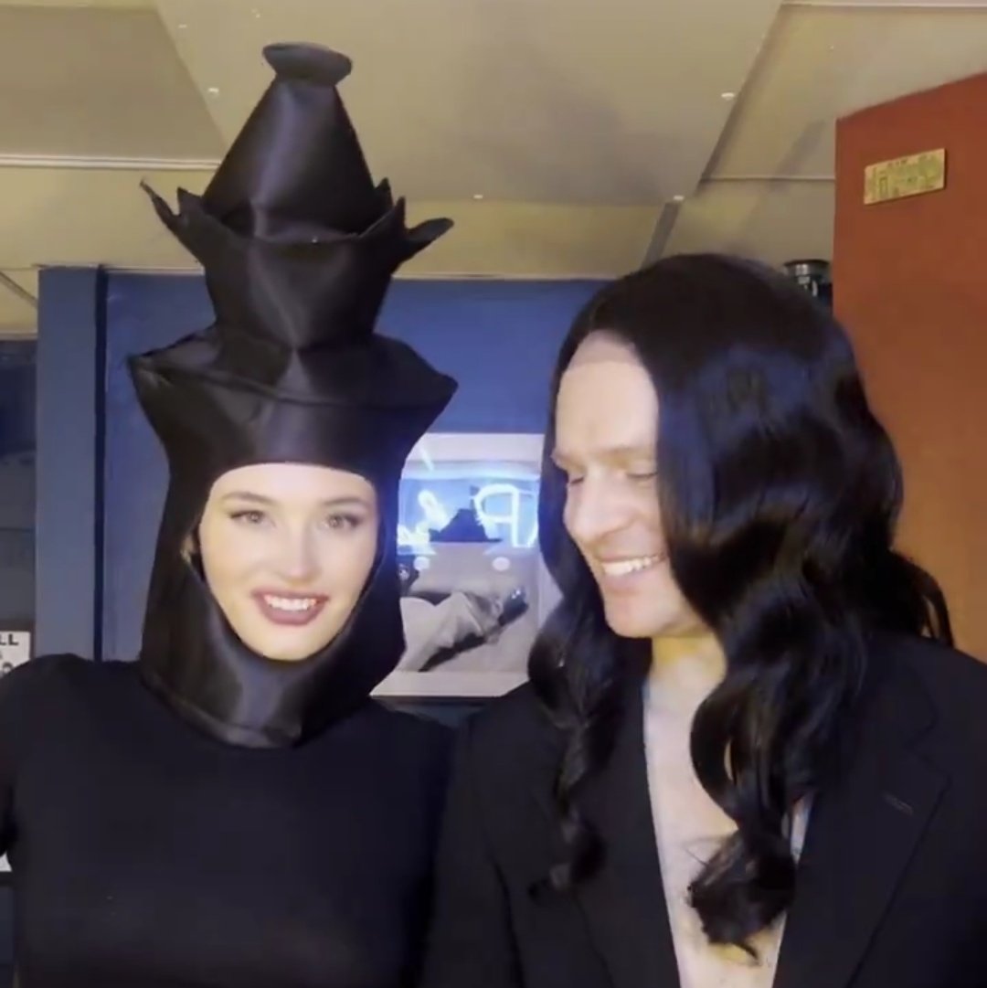 Brenda_p0p's tweet image. Jonathan is so funny and iconic, 🤨 and he knows her so well... 😅