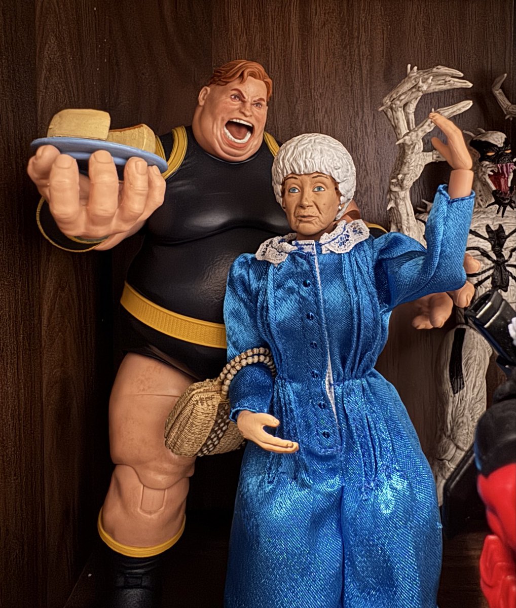 TemporaryWaffle's tweet image. Sophia sharing her Cheesecake 🤣 for Something Blue I Saw Today #fmspad #photochallenge #photoaday #photoadaychallenge #fms_pad #fms_somethingblue #fms_blue25 #goldengirls #sophia #sophiafromgoldengirls #goldengirlsdoll