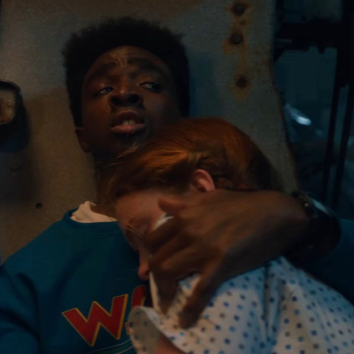 StrangerNews11's tweet image. MAX, WAKE UP. #StrangerThings5