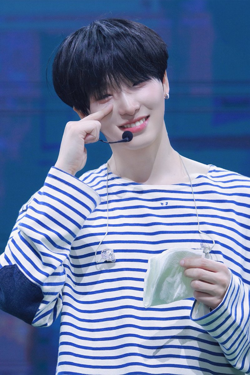 ⊹.݁˖.݁༉‧₊˚  ˃̵ᴗ˂̵  ˖˚⊹ ⋆♡

:¨·.·¨: 
 `·..#서호 #SEOHO