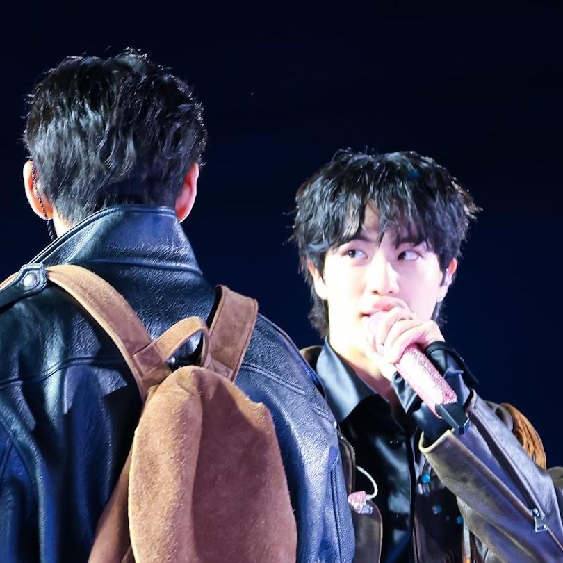 taejindiariess's tweet image. so this is what love looks like...