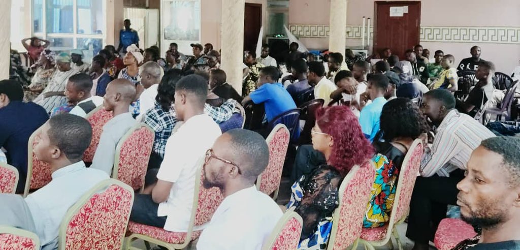 #Kinshasa : la NOGEC poursuit sa marche politique

Malgré l’injustice subie par son président Constant Mutamba, la NOGEC reste active. Sous la conduite de Falonne Bile, l’Interfédérale de Kinshasa a installé la Fédération de Mont Amba, dirigée par Jonathan Nzimbi.