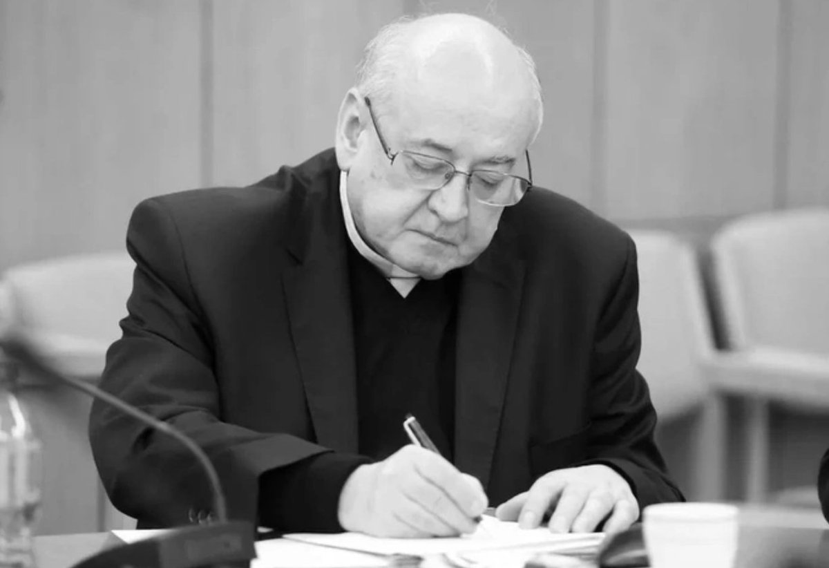 In the past year, many people of the Church have passed away, including Pope Francis. During this time, seven Polish bishops also passed away as well as the first spokesman of the Polish Bishops' Conference.

Eternal rest grant unto them, O Lord.