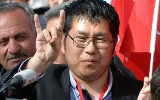 Sen de hakkını helal et Konami'nin başkanı.