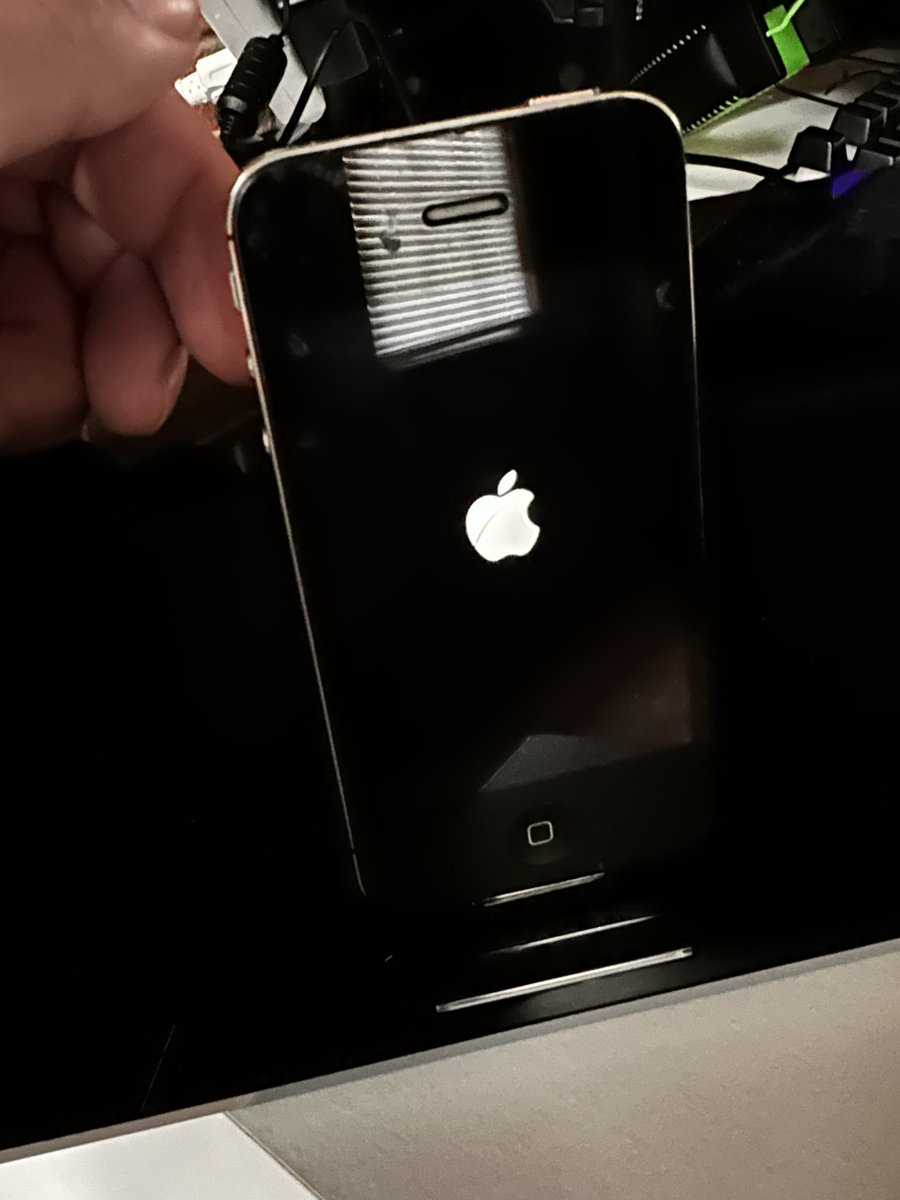 Only thing i can look at is this until the battery connector arrives on Wednesday. I really wanna see what version it’s on.