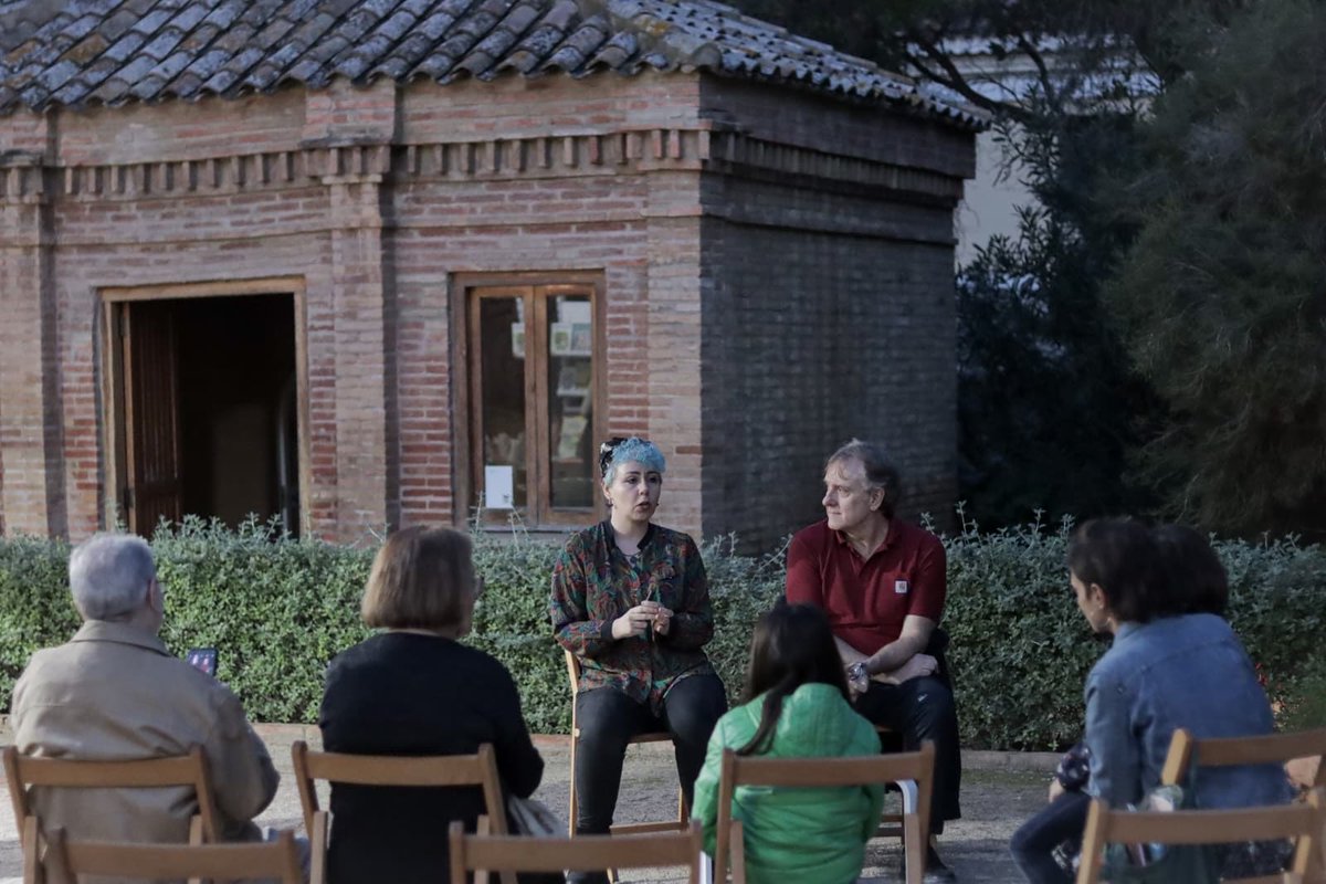 La màgia de les històries per als més menuts ha omplit la Plaça del Llibre amb Julieta i el peluix perdut, de Pasqual Alapont i Elena Morgado.

Una presentació plena de tendresa, rialles i aventures que ens recorda el poder dels contes per fer volar la imaginació. ✨📚