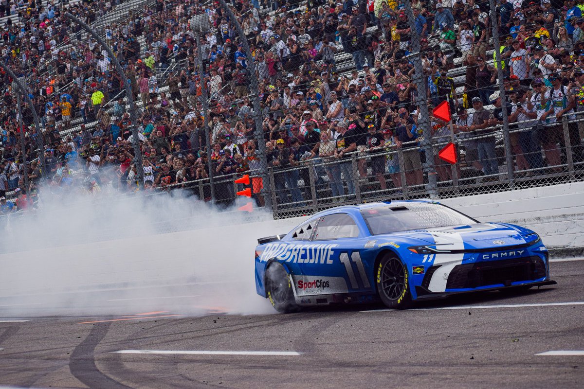 DennyDelivers2's tweet image. 2025 has been a wild one for the dennybros

we started off the season with so many unknowns… new crew chief, no primary sponsor

10 months later, denny’s reached 60 wins and has a shot at the title

whatever happens today, title or not, i’m so thankful for this year 💙💜

#a11in