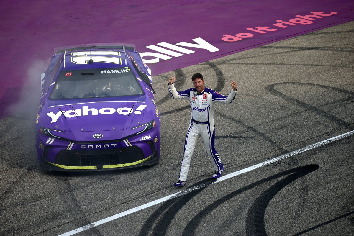 DennyDelivers2's tweet image. 2025 has been a wild one for the dennybros

we started off the season with so many unknowns… new crew chief, no primary sponsor

10 months later, denny’s reached 60 wins and has a shot at the title

whatever happens today, title or not, i’m so thankful for this year 💙💜

#a11in