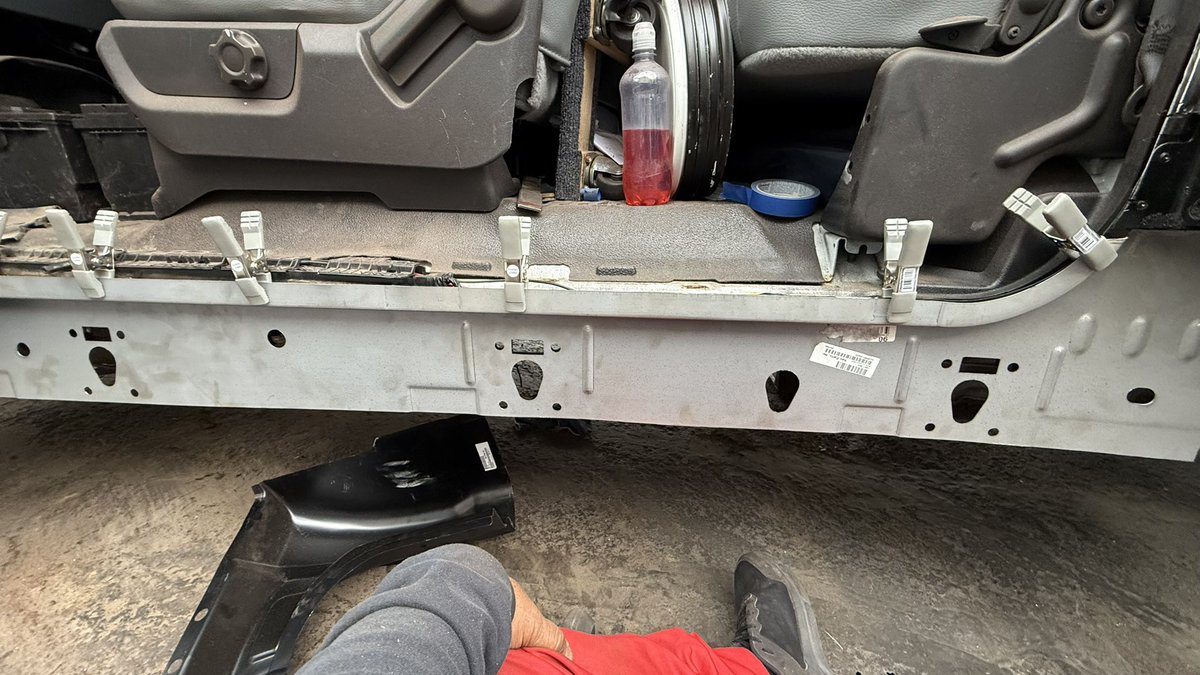 DiybstdKnuckles's tweet photo. Let’s get it done!! #Chicago
#Automotive 
#LuxuryCars 
#ClassicCars 
#CarCommunity 
#CarLove 
#Detailing 
#Gearheads
#VintageCars 
#CustomCars  
#SUV 
#Trucks 
#OffRoad 
#CarMaintenance 
#Bodywork 
#AutoDetailing 
#VehicleEnthusiast 
#AmericanMuscle 
#Ford 
#CarVibes 
#DIY https://t.co/gAIFOlYOIN