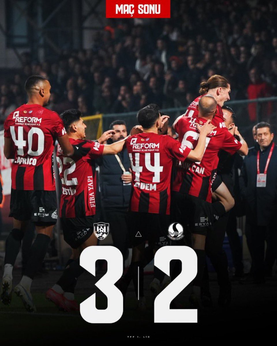 Vanspor sahasında kazandı.
TFF 2. Lig’de oynanan mücadelede Vanspor, Sakaryaspor’u 3-2 mağlup ederek 3 puanın sahibi oldu.