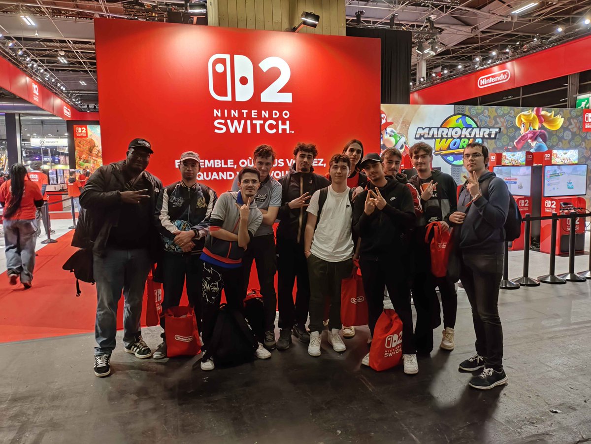 Clap de fin de cette #NintendoPGW 2025, merci à tous ceux qui sont venus !

Voici la photo de la communauté de ce dimanche 📸

Bravo à <a href="/starxlx_mk/">starxlx</a> pour sa victoire au tournoi du jour !💪