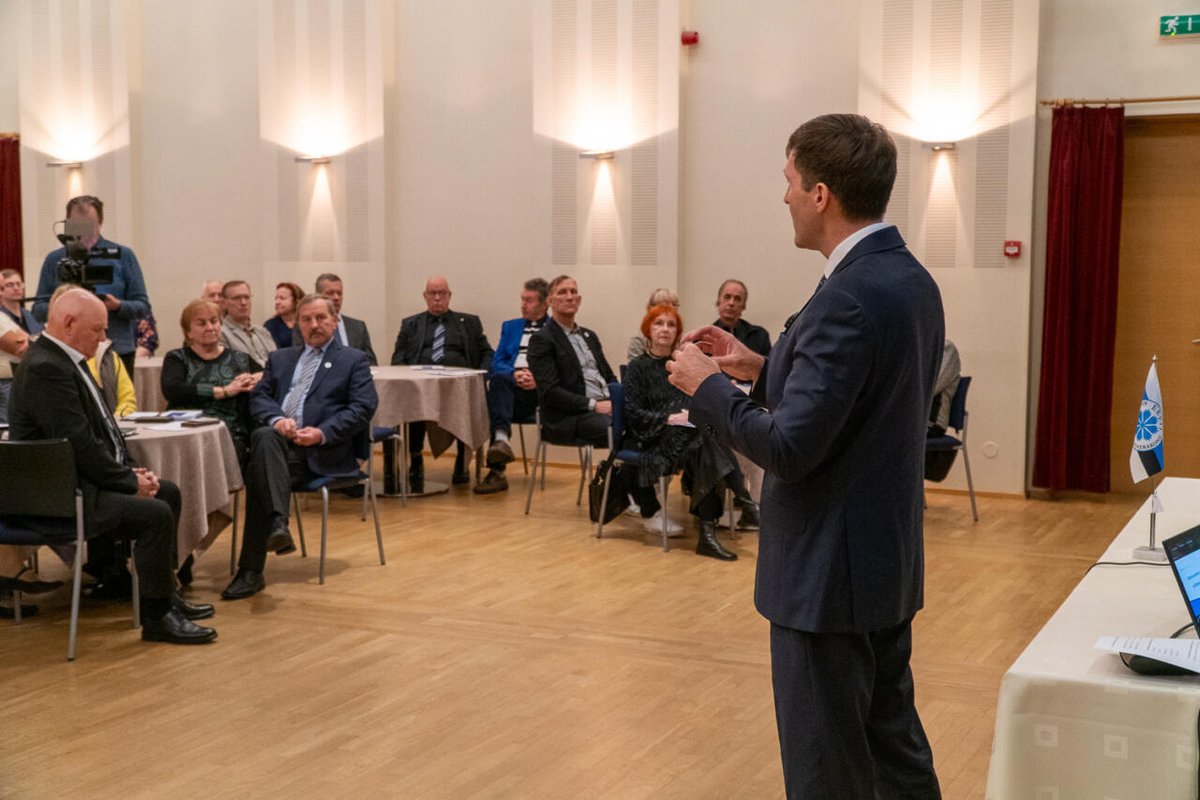 📢 EKRE volikogu avaldus: tegeliku muutuse toob muidugi EKRE, e-valimised tuleb kaotada

EKRE – Eesti Konservatiivse Rahvaerakonna volikogu hindab kohalike valimiste tulemust erakonnale rahuldavaks ja tõdeb, et eesti inimesed väljendasid valimistel selget soovi kursimuutuse