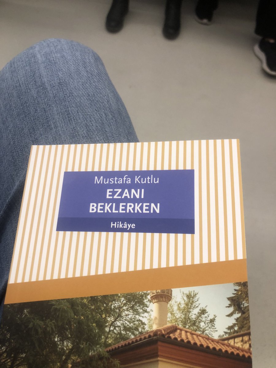 Bilenler bilir; sevdiğiniz yazarın kitabını yolda okumaya başlamanın lezzetine doyum olmaz…