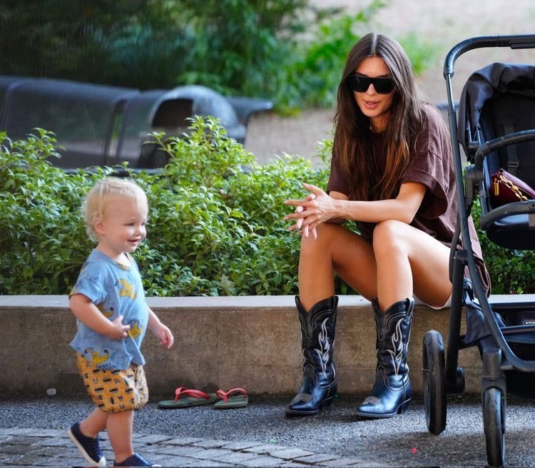 cleobug101's tweet image. cool mom aesthetic will save the west