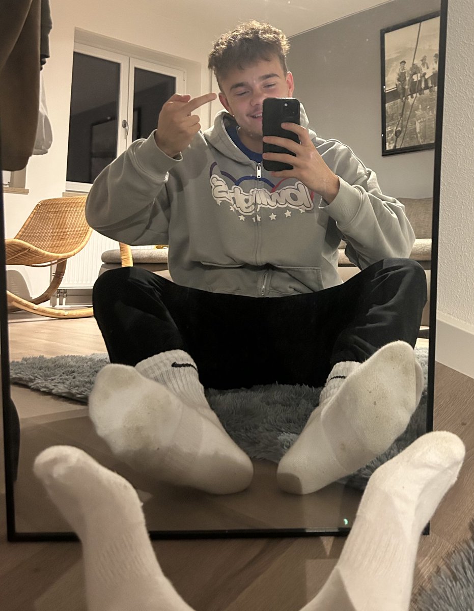 CashMasterJona's tweet photo. 🚨🚨RT-Game🚨🚨

❤️=1€
♻️=1€
💬=1€

⏰=5min 

Die Fotze hatte gestern wohl noch nicht genug und bettelt um das nächste Game😂💸😈 https://t.co/qCvNQNOaDc