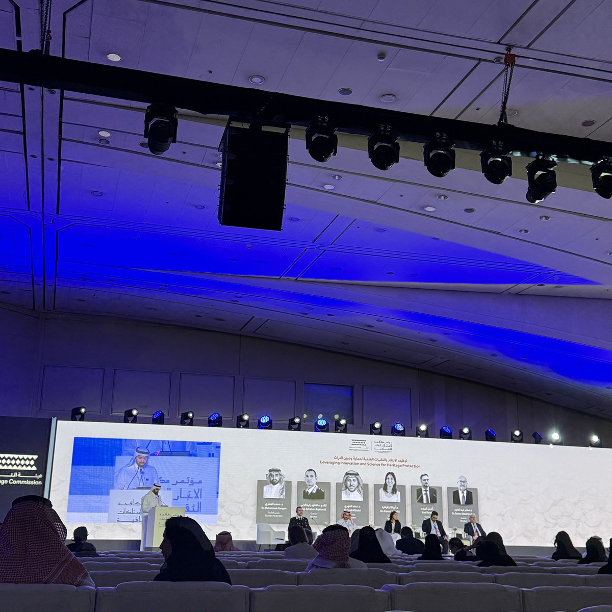 Lk_Alhammad's tweet image. سعدت بحضور اليوم الثاني من مؤتمر #مكافحة_الاتجار_بالممتلكات_الثقافية تحت عنوان توظيف الابتكار والتقنيات العلمية لحماية وصون التراث 
طرح ثري ورؤى دولية ملهمة حول دور التقنية في صون الموروث الثقافي.
جهود تستحق التقدير لحماية تراثنا من الممارسات غير المشروعة