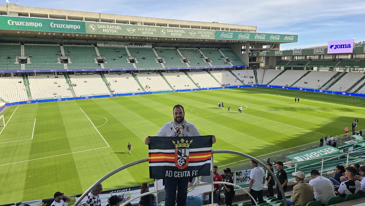 FranQuiros9's tweet image. Seguimos con el #OnTour de @ADCeuta_FC, campazo el Nuevo Árcangel. Un ambiente estupendo y un buen rollo como debe de ser en todos los campos, mucho honor y suerte, conseguireis los objetivos seguro!! @CordobaCF_ofi 🤝🏻