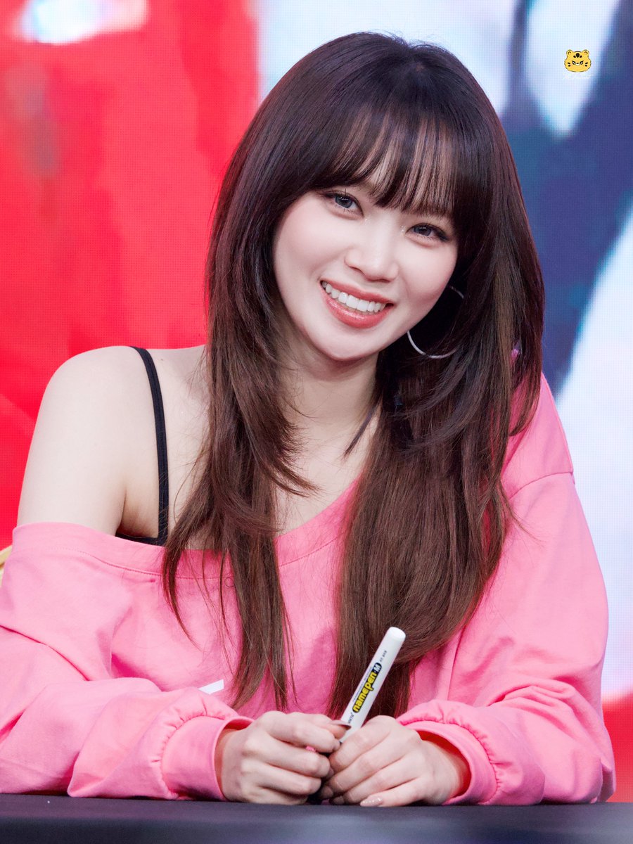 251101 🐯

🥰🥰

#르세라핌 #LE_SSERAFIM #ルセラフィム
#김채원 #KIMCHAEWON #チェウォン