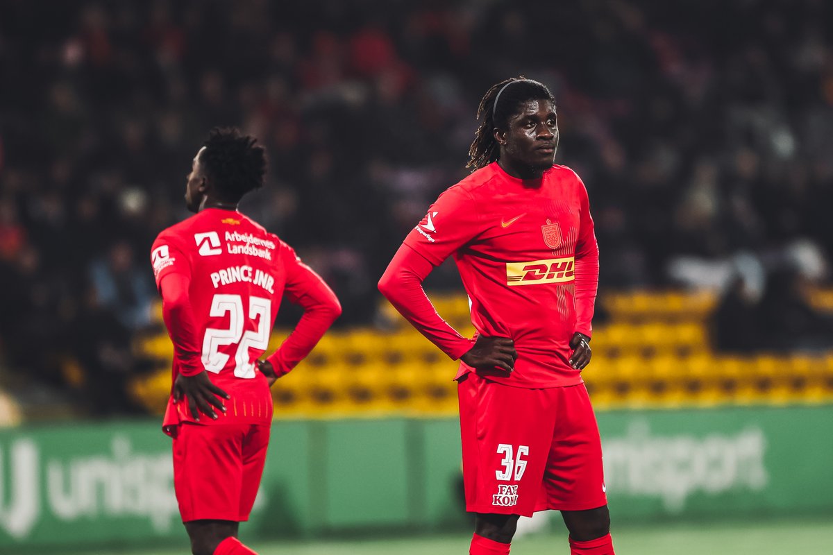 FCNordsjaelland's tweet photo. Vi får besøg af Prince Amoako Junior og Caleb Yirenkyi i 𝐅𝐂𝐍 𝐏𝐨𝐬𝐭 𝐌𝐚𝐭𝐜𝐡 𝐒𝐭𝐮𝐝𝐢𝐨 omkring kl. 20:30 🐯🎤
Se med på din FCN-app! ❤️💛
#sldk #FCNOB https://t.co/JUSnBN5J3h
