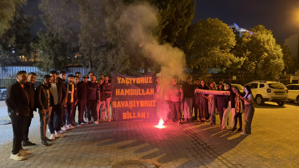 YAŞIYORUZ HAMDULLAH, SAVAŞIYORUZ BİLLAH !

🗓️02.11.25 

#Gençfenerbahçeliler