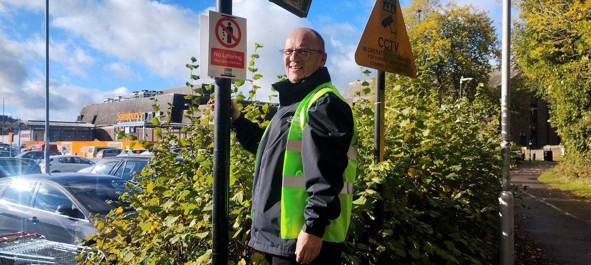 TandM_Greens's tweet photo. Thank you to everyone who came along to our Tonbridge litterpick today. We also put up some new signs to spread the word about the maximum £500 fine for littering for TMBC.

Next time we are heading to Hadlow.

#lovewhereyoulive
#Tonbridge https://t.co/1VWM7geNCP