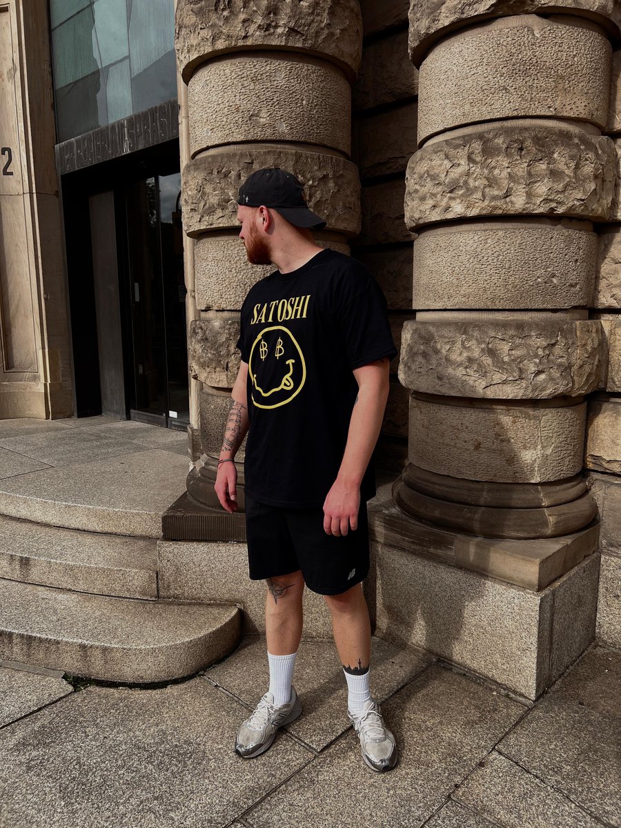 bitvestis's tweet image. SATOSHI 💛

bitvestis.de/collections/be…

Mehr als nur ein Bitcoin T-Shirt es steht für Freiheit, Fortschritt und echten Style.  #bitcoin #btc #satoshi #21M