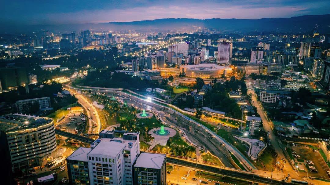 ETEmbassyMGQ's tweet image. Progress on the Addis Ababa Corridor: Completing the First Two Phases

#AddisAbaba #Ethiopia #modernwarfare #fastest #growing #CityLife