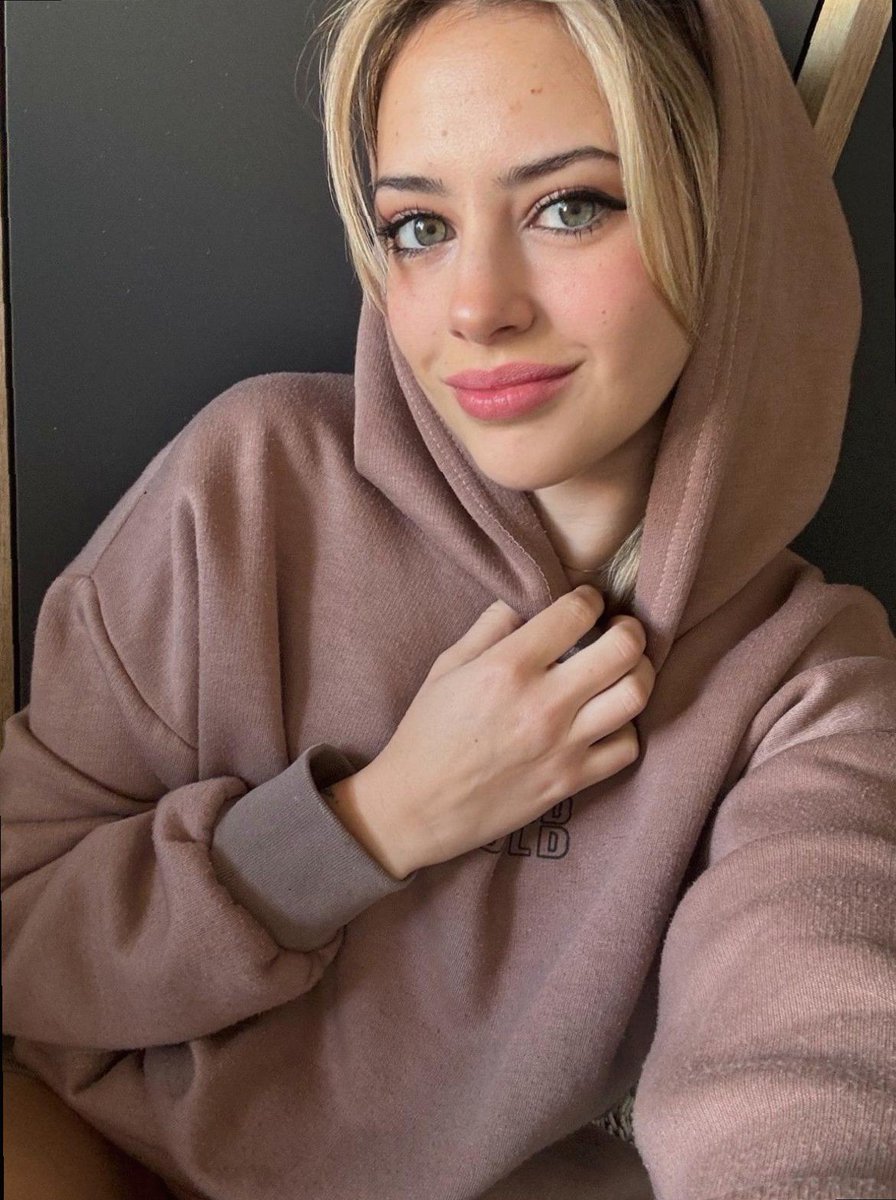 mom said "eat something" so i ate a granola bar and called it brunch