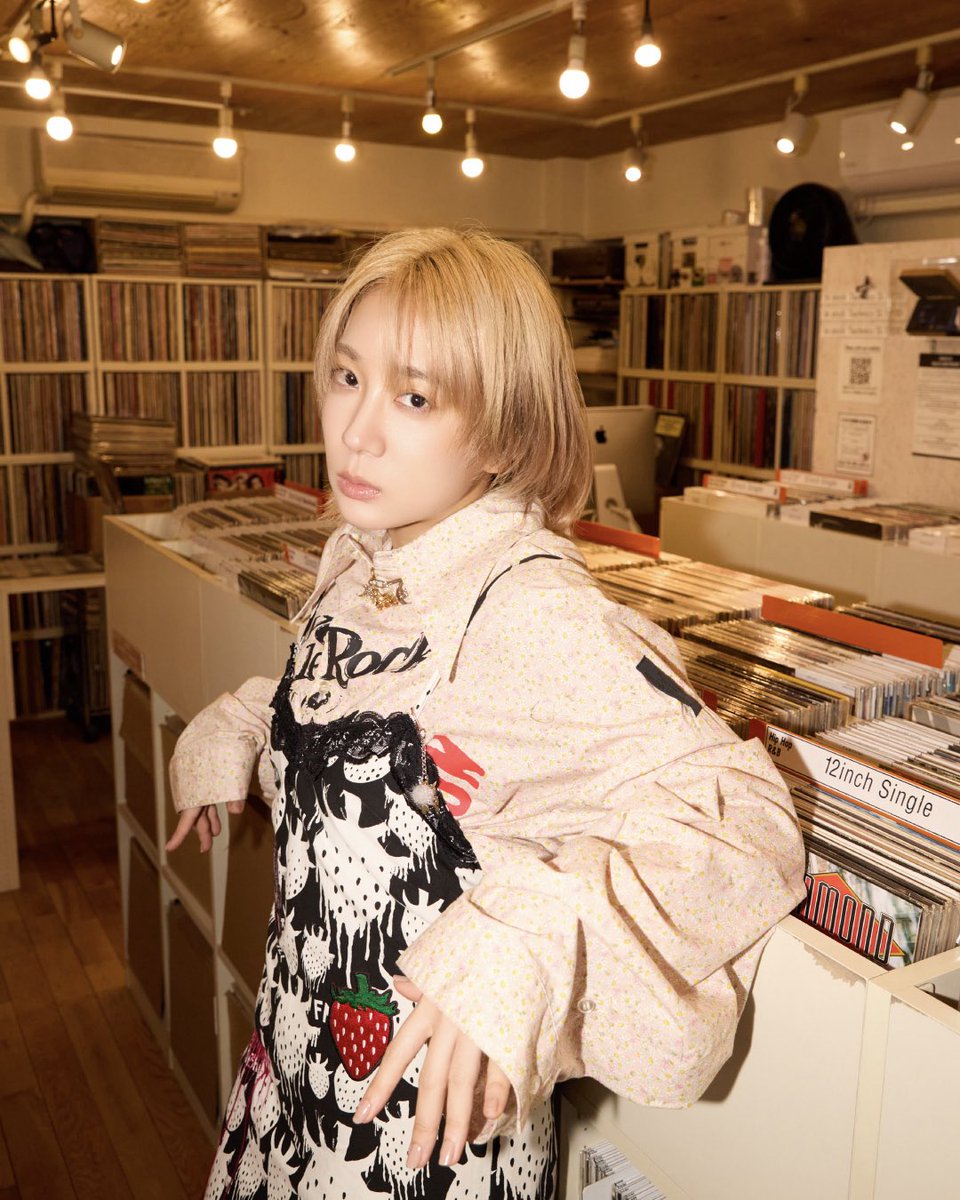 *♡たωころもち♡*゜様　土曜〜日曜日 🎧☁️🤍🐻‍❄️💭 . . . Gibson White Explorer 🎸 . . photo by