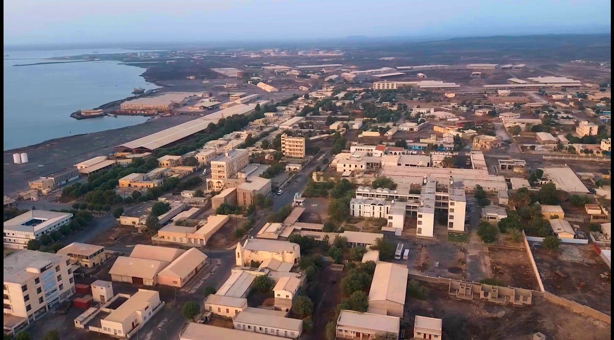 ytmn2's tweet image. #Assab is a vital port with a bright future ahead! It proudly stands as Eritrea’s Golden Blue port —a treasure cherished for generations. While people are free to share their dreams and discussions about Assab, the essence of this port belongs solely to Eritrea. So, let’s…