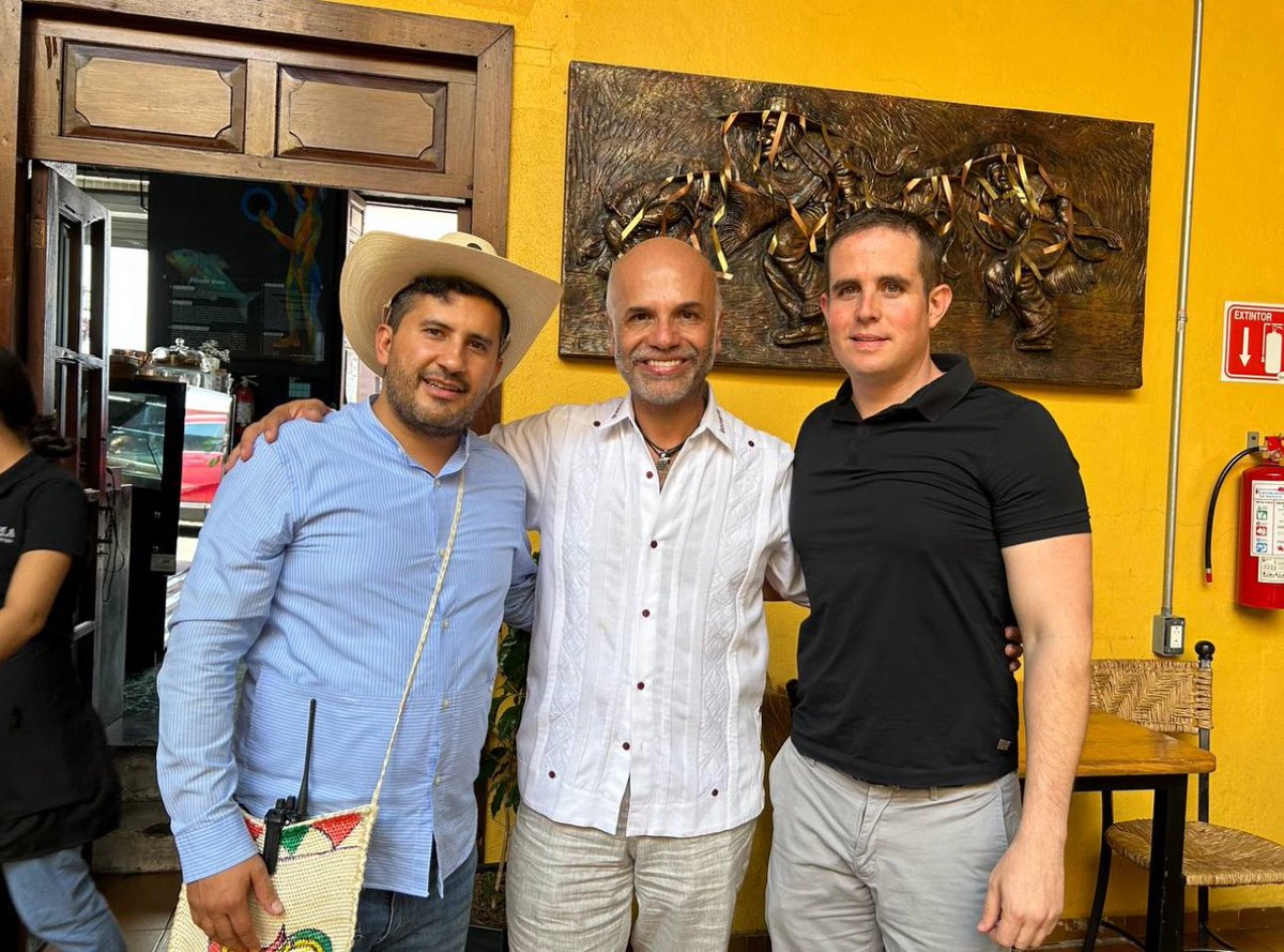 <a href="/DeputySecState/">Christopher Landau</a> Descanse en paz nuestro querido amigo Carlos Manzo… 🙏🏽.