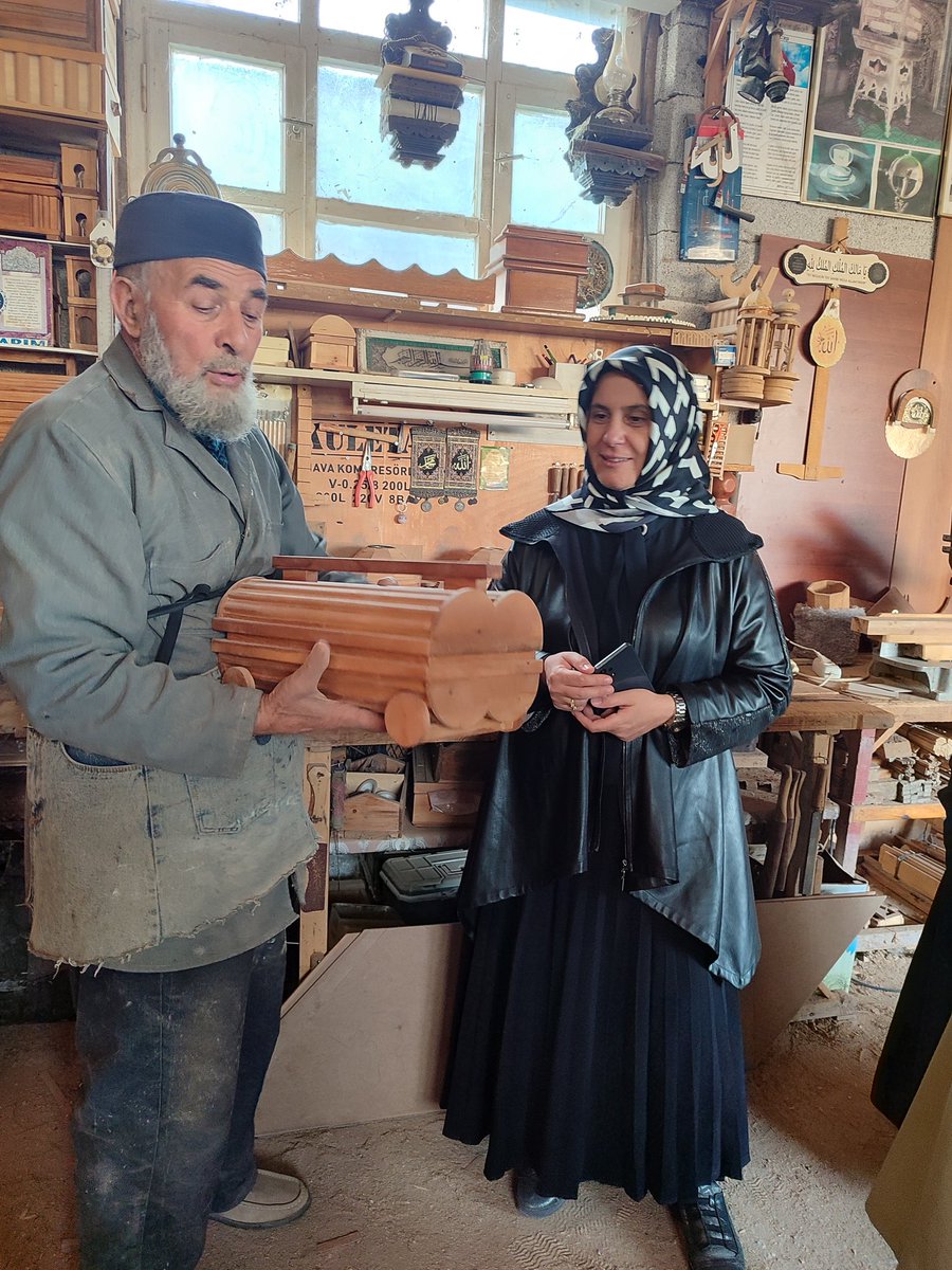 İl kadın Kolları Başkanımız Sultan Billur, İlçe Başkanı Şenay Turan, Tanıtım Medya Başkanı Nurcan Turgut, İnsan Hakları Başkanı Hatice Onat, Mahalle Başkanı Filiz Ünal ,ın kayılımlarıyla hane ziyareti gerçekleştirdik.