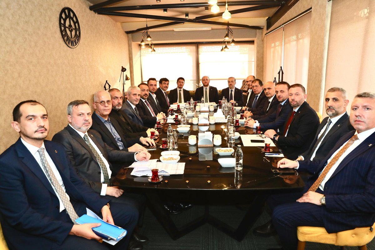 📍Kocaeli İlçe Başkanları Toplantısı

İlçe Başkanlarımızla bir araya gelerek istişare ve değerlendirme toplantımızı gerçekleştirdik.

Teşkilatımızın dinamizmi ve milletimizin desteğiyle Türkiye Yüzyılı hedeflerimize emin adımlarla ilerliyoruz.