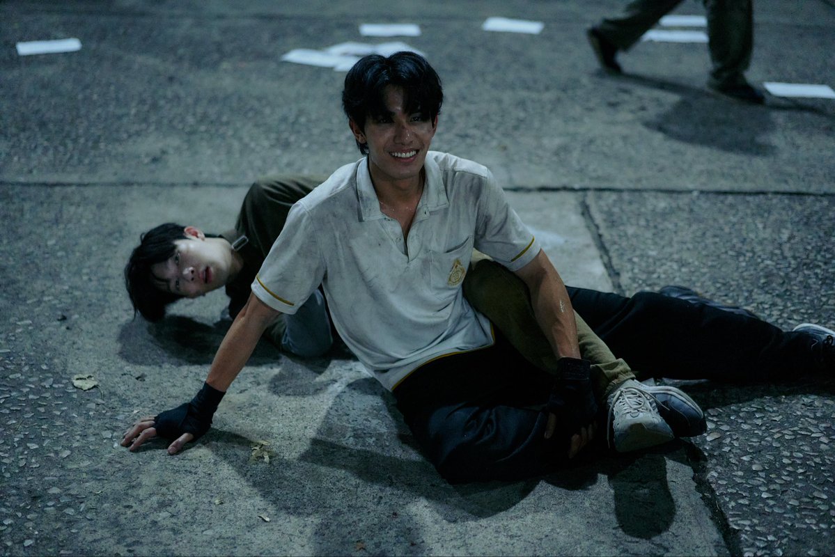 ซีนนี้คือเล่นจริงเจ็บจริง ใช้แรงเยอะมาก ดูจากหน้าธีร์  #ZomvivorSeries