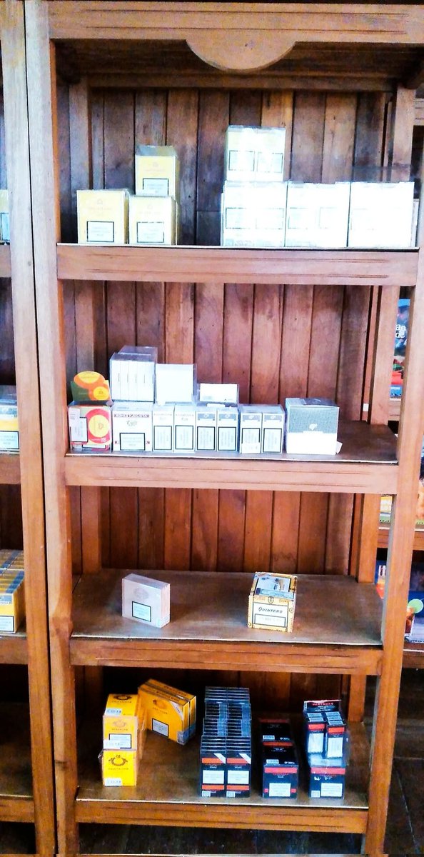 ¡El verdadero sabor de Cuba te espera !

En las tiendas del #HotelVillaCuba  encontrarás la mejor selección de ron y tabaco 🥃🚬 
👌¡Calidad garantizada!🤗

#eldestinoerestu #cubaesundestinoseguro 
#experienciavillacuba #CubaDestinoSeguro 
#TIENDASCARACOL 

Gran Caribe Hotels