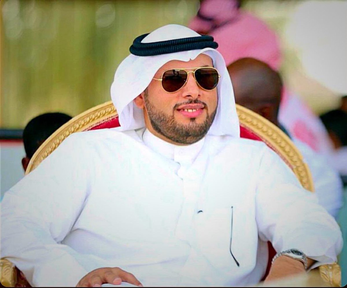 سعدت مساء الجمعة التاسع من جمادى اول من العام الحاري 1447 بلقاء جميل ثري ماتع مع  الكرام الأحبة رفقاء الدرب في دفعة الشريعة لعام 1415 وكان اللقاء في مدينة رسول الله صلى عليه وسلم في مربط العقابية للخيل الأصيلة لصاحبه الوجيه رمز الطيب والكرم الاستاذ ابراهيم بن عبدالرحمن العقاب