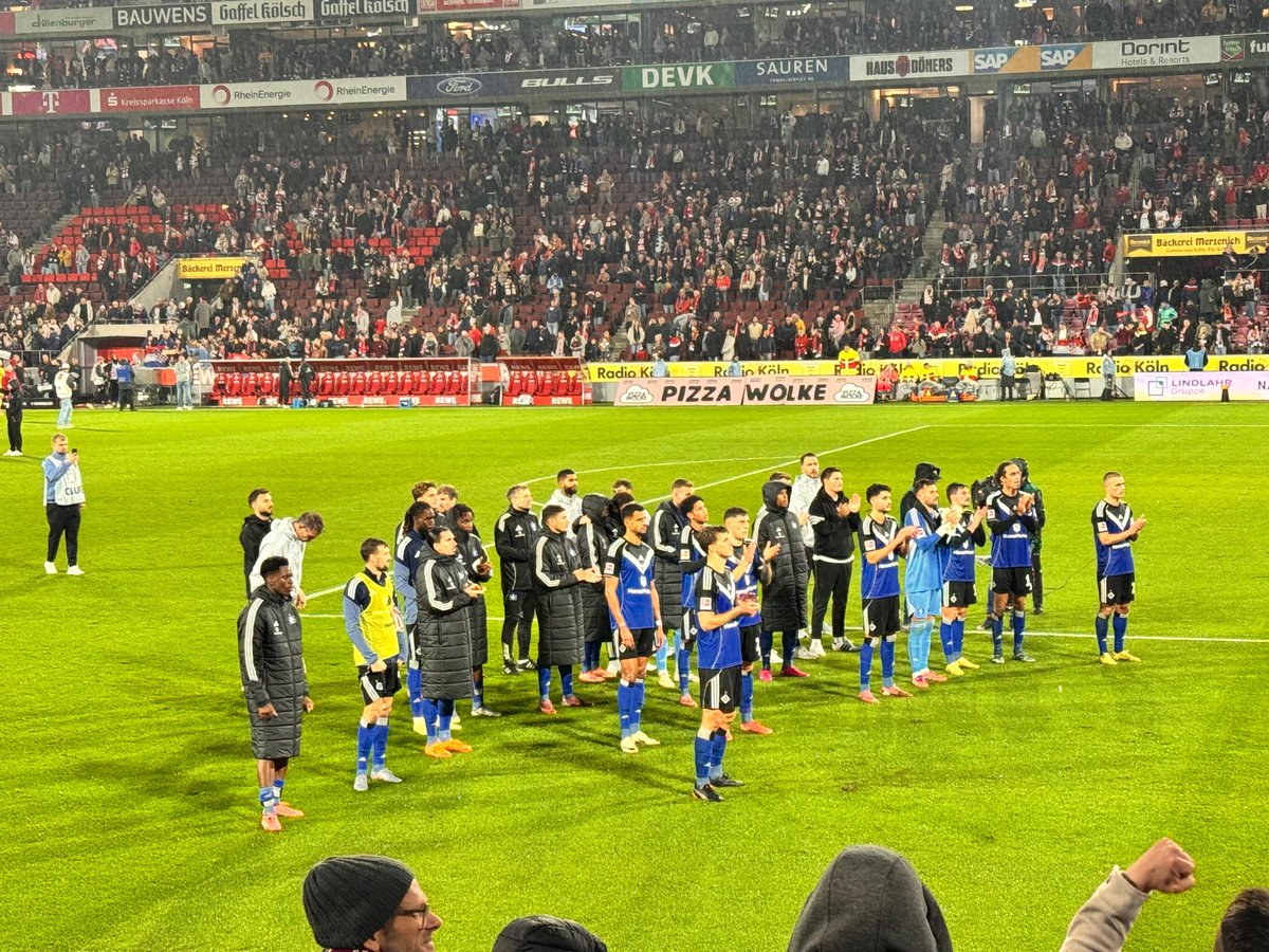 Bundesliga: 1.FC Köln gegen Hamburger SV (4:1)
#Fussball #fussballspiel #fotos #bilder #groundhopper #groundhopperapp #futbology #rautenfranz #rollenderhsvfan #bundesliga #hsv #nurderhsv #hamburgersv #fcköln #rheinenergiestadion #auswärtsspiel #stadion #köln #sonntag