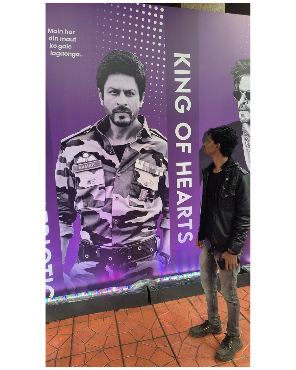 iamrazak555's tweet photo. Happy Birthday to the man who turned dreams into destiny and love into legacy ❤️✨
The man who taught us to smile at struggles and stand like a King even in storms 👑
Happy Birthday, Badshah @iamsrk ❤️👑✨
#BiggestSRKian #srkday2025 #srkday #ShahRukhKhan𓀠 #teamsrkkarnataka https://t.co/WC4uIl6YWr