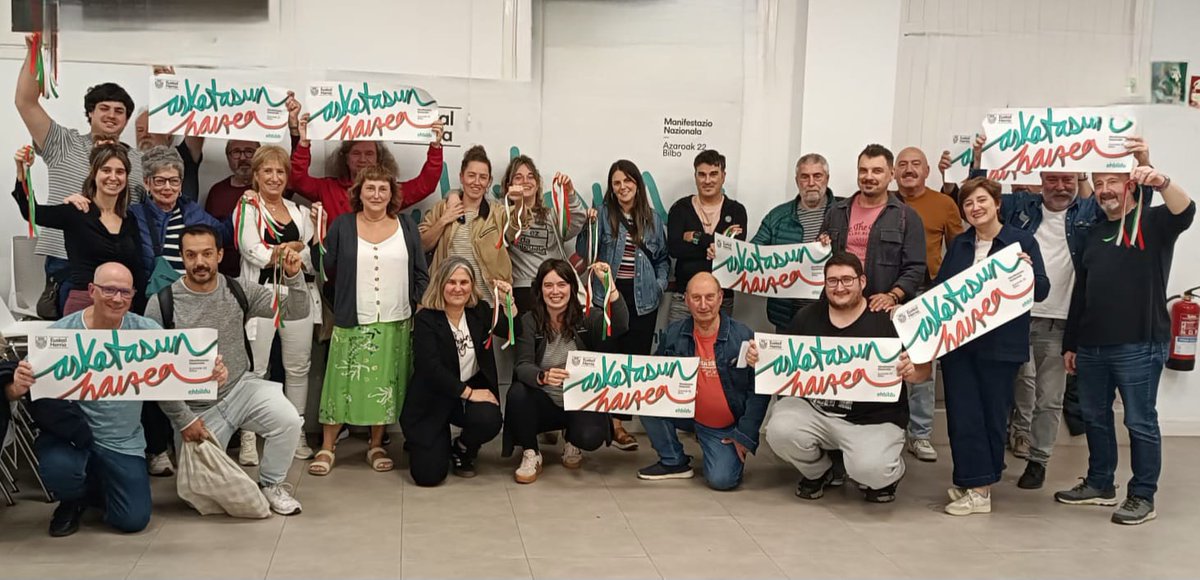 Hitzordu garrantitsua dugu hilabete honen amaieran. Etorkizuna dugulako jokoan.
#AskatasunHaizea 
🗓️Azaroak 22
🕠17:30
📍Bilbon
✊Manifestazio Nazionala
