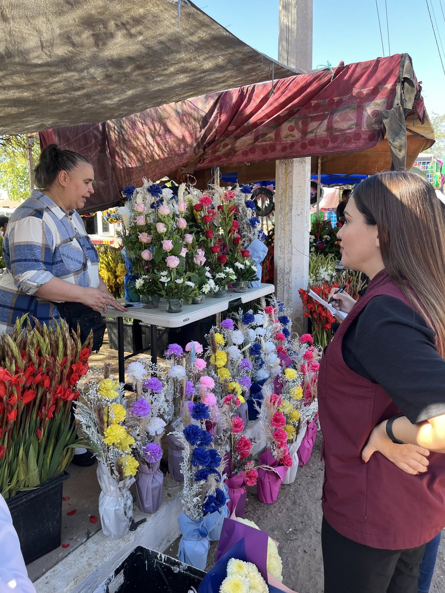 Siguen los recorridos por parte de la Delegación #ProfecoSonora, con motivo del Operativo de Día de Muertos, en esta ocasión en el #PanteónMunicipal. Encabezado por la titular de la dependencia <a href="/anaguizarv/">Ana Guízar V.</a> 

<a href="/Profeco/">Profeco</a>