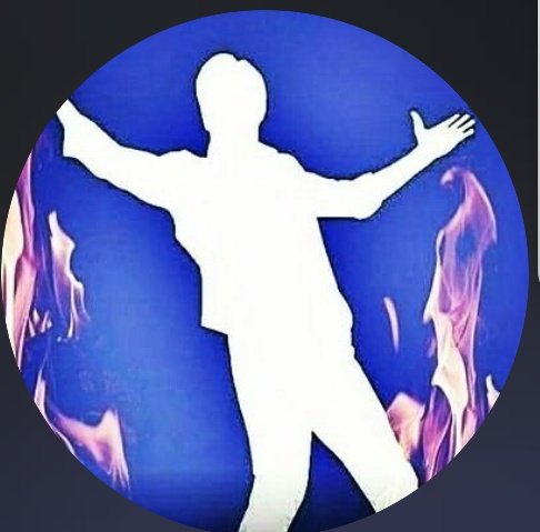 hlfbldme's tweet photo. Seriously bowing down to greatest SRKFCadmin @JoySRKian_2 🙏 You are the absolute BEST for making the impossible happen. I actually met SRK because of you! My fan life is complete now. Huge love and thanks, legend! ❤️👑 https://t.co/MetV1Ollhh