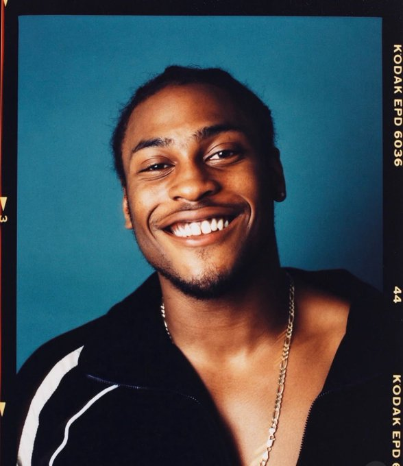 ComplexCut's tweet image. I can't fathom and comprehend that this soulful, emotional,  empathetic mountain of a man is gone. He was one of the most beautiful men, inside and out. I almost wrote "most beautiful man alive," because I can't shake it.  I can't comprehend that he's no longer with us. #DAngelo