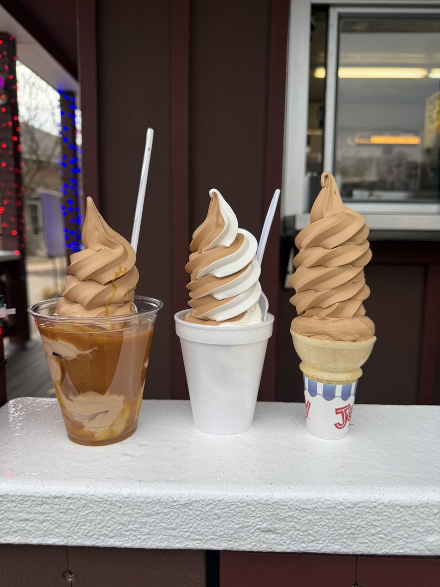 Don’t miss your shot to try our new flavor ESPRESSO!

Today only — treat yourself to a caramel espresso sundae! ☕️ or keep it simple with espresso vanilla twist! ☕️

Open until 9pm!